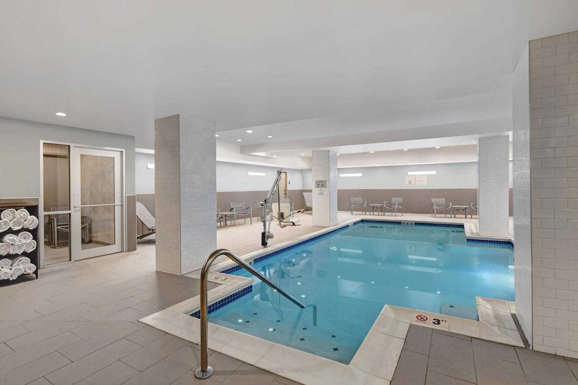 Towneplace Suites By Marriott Cincinnati Downtown エクステリア 写真